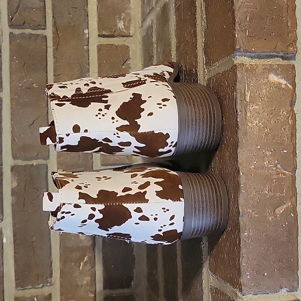 ARULA Cow Print Ankle Boots - Picture 2 of 6